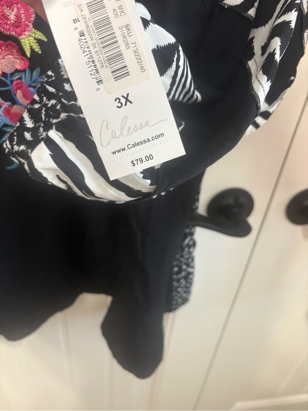 Black Embroidered Floral Tunic Top with Mixed-Print Sleeves - Picture 5 of 7